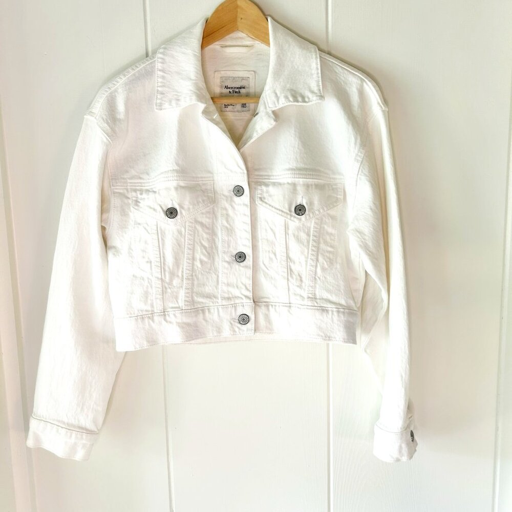 White, cropped jean jacket by Abercrombie & Fitch size XXS